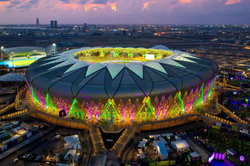 بناؤه لم يستغرق أكثر من 973 يومًا.. تعرّف على ملعب الإنماء مستضيف قمة مصر والسعودية (صور) 